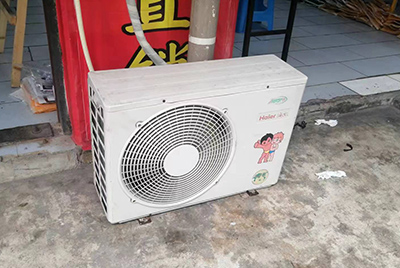 三元空调突然不制冷只吹自然风怎么办？